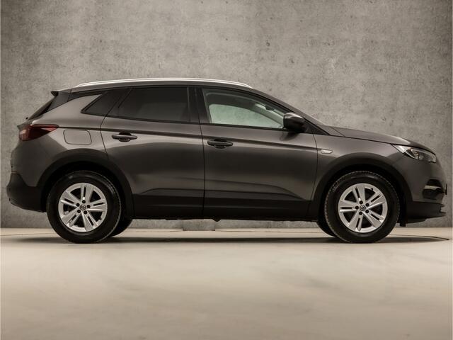 Opel Grandland X 1.2 Turbo Sport (APPLE CARPLAY, GROOT NAVI, CAMERA, LEDER, GETINT GLAS, SPORTSTOELEN, PARKEERSENSOREN, CRUISE, NIEUWE APK, NIEUWSTAAT)