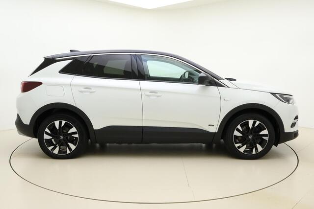 Opel Grandland X 1.6 Turbo Hybrid4 Innovation 300 PK | Navigatie | Rondomzicht Camera | Zwart dak | Keyless | AGR Stoelen | Stoelverwarming | Lichtmetalen velgen