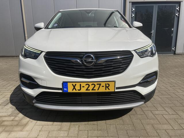 Opel Grandland X 1.2 Turbo Business Executive Automaat | Trekhaak | Apple carplay | Parkeersensoren voor en achter