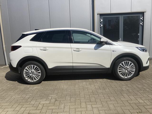 Opel Grandland X 1.2 Turbo Business Executive Automaat | Trekhaak | Apple carplay | Parkeersensoren voor en achter