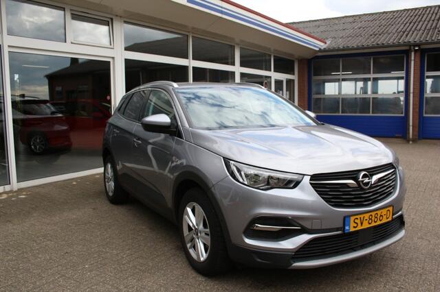 Opel Grandland X 1.2 Turbo Business Executive, Cruise, Carplay, Navi
