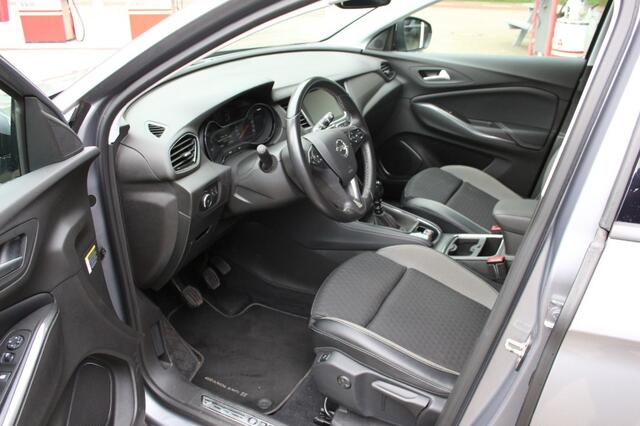 Opel Grandland X 1.2 Turbo Business Executive, Cruise, Carplay, Navi
