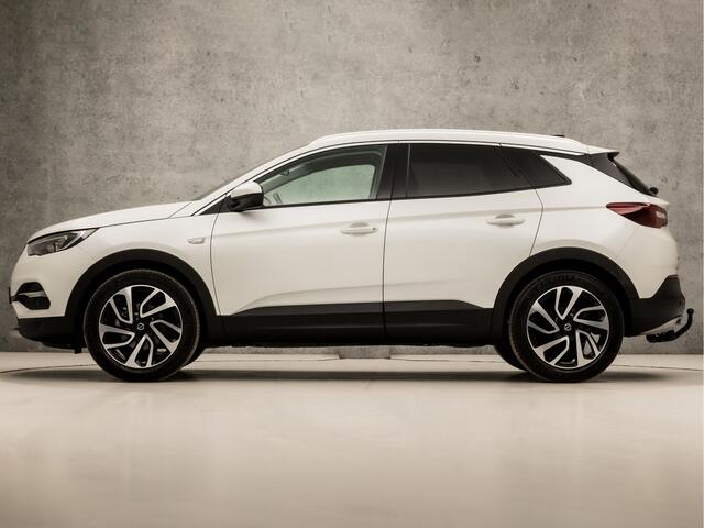 Opel Grandland X 1.2 Turbo Business Executive (APPLE CARPLAY, GROOT NAVI, CLIMATE, LEDER, TREKHAAK, SPORTSTOELEN, GETINT GLAS, ELEK ACHTERKLEP, LANE ASSIST, NIEUWE APK, NIEUWSTAAT)