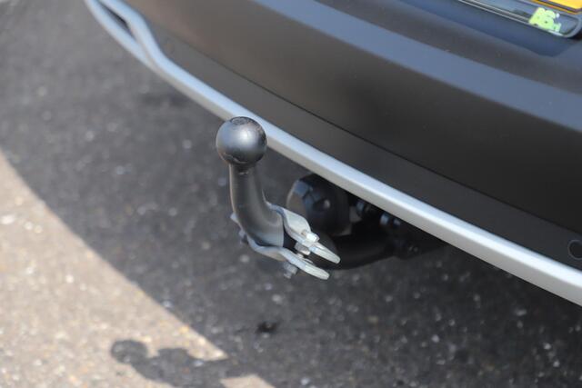 Opel Grandland X 1.2 Turbo Business Elegance 131PK Trekhaak Navigatie Achteruitrijcamera Clima Cruise Rijstrooksensor Elektrische Achterklep All-Season Banden!