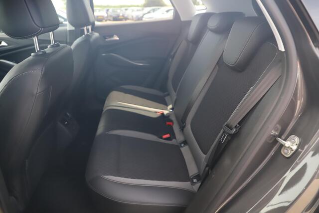 Opel Grandland X 1.2 Turbo Business Elegance 131PK Trekhaak Navigatie Achteruitrijcamera Clima Cruise Rijstrooksensor Elektrische Achterklep All-Season Banden!