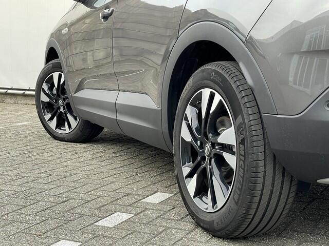 Opel Grandland X 1.2 Turbo Elegance Automaat met Navi/Camera, Winterpakket, 18inch, AGR