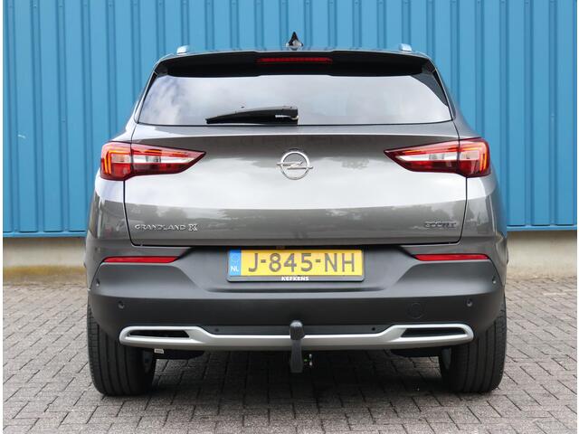 Opel Grandland X 1.2 130PK Turbo Innovation | AppleCarPlay/AndroidAuto | Navigatie | Camera | AGR-stoelen | Keyless Entry/Start | LED Koplampen | Elektrisch Achterklep met Sensor | Trekhaak | Privacy Glass | Isofix |