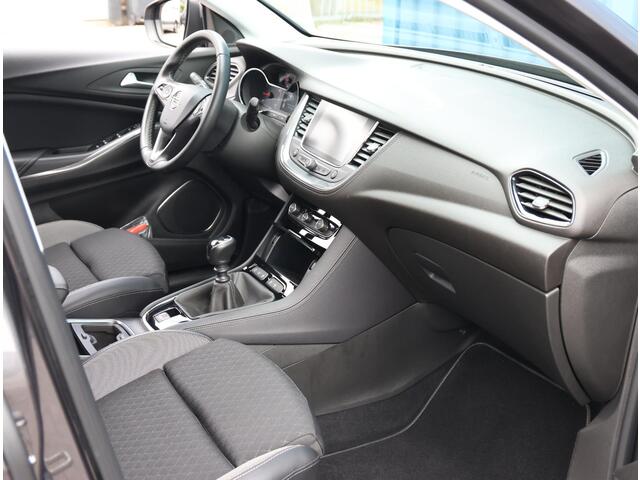 Opel Grandland X 1.2 130PK Turbo Innovation | AppleCarPlay/AndroidAuto | Navigatie | Camera | AGR-stoelen | Keyless Entry/Start | LED Koplampen | Elektrisch Achterklep met Sensor | Trekhaak | Privacy Glass | Isofix |