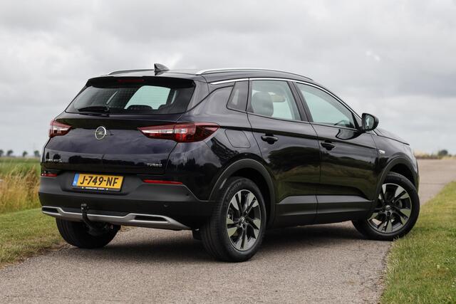 Opel Grandland X 1.2 Turbo 130 PK Aut8 Executive ? LED ? Ergo stoelen ? Trekhaak