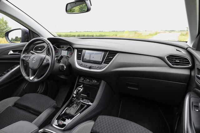 Opel Grandland X 1.2 Turbo 130 PK Aut8 Executive ? LED ? Ergo stoelen ? Trekhaak