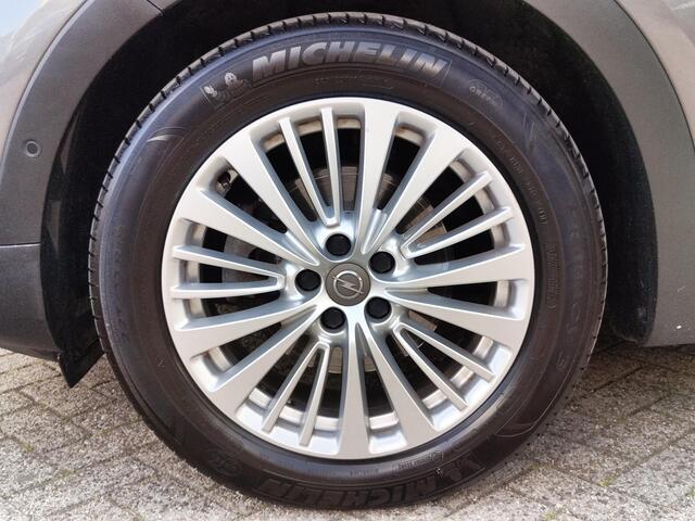Opel Grandland X Innovation 1.2 Turbo 130pk | AGR-STOEL | CAMERA | NAVI | FULL LED | ISOFIX| KEYLESS | DAB+ |