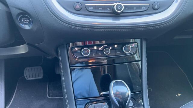 Opel Grandland X 1.2 Turbo Business Executive