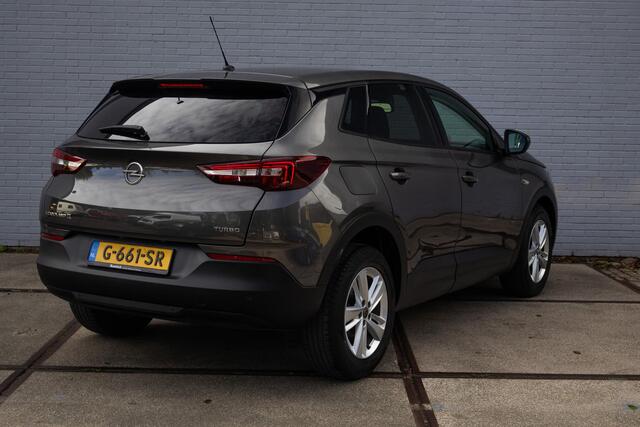 Opel Grandland X 1.2 Turbo Business Executive