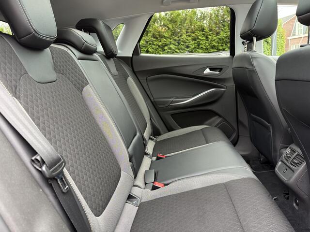 Opel Grandland X 130pk Turbo Executive Aut., Trekhaak | Navi & CarPlay