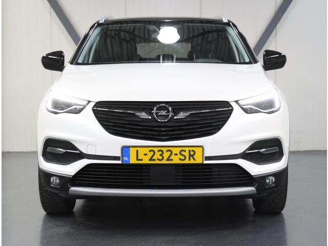 Opel Grandland X 1.6 180PK Turbo Ultimate | 1ste eigenaar | AUTOMAAT | AppleCarPlay/AndroidAuto | Verwarmde/Verkoelende AGR-stoelen | LEER | Navigatie | Cruise Control | Keyless Start/Entry | FULL LED | 360'Camera | Trekhaak | Two-tone | Isofix | Privacy Glass | 1600KG TR