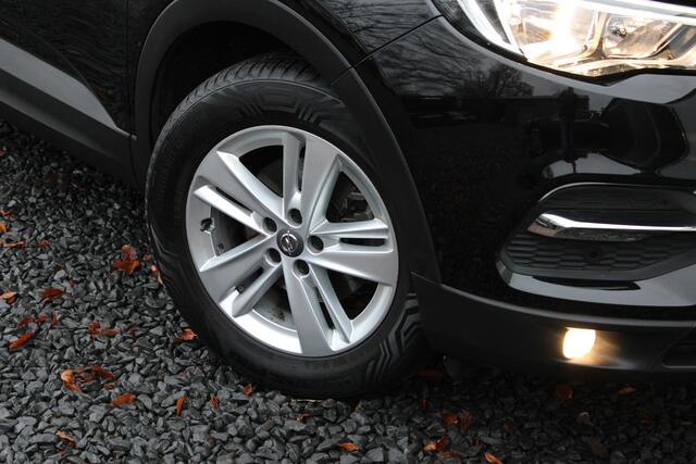 Opel Grandland X 1.2 Turbo Business Executive Trekhaak, Stuurverw. en Dealer onderhouden!