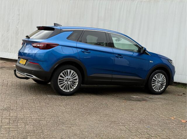 Opel Grandland X 1.2 Turbo Edition / Trekhk