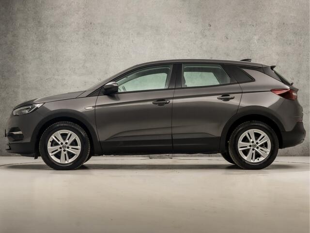 Opel Grandland X 1.2 Turbo Sport Automaat (APPLE CARPLAY, GROOT NAVI, CRUISE, PARKEERSENSOREN, SPORTSTOELEN, LED KOPLAMPEN, LM VELGEN, LANE ASSIST, NIEUWSTAAT)