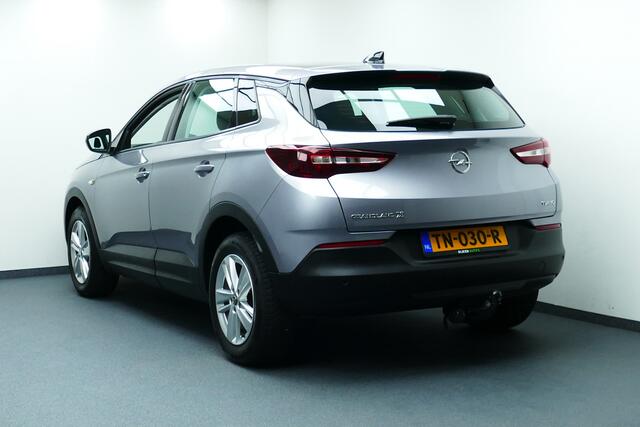 Opel Grandland X 1.2 130Pk Turbo Business Executive. Navi, Clima, Cruise, 17"LMV, Haak 1400kg