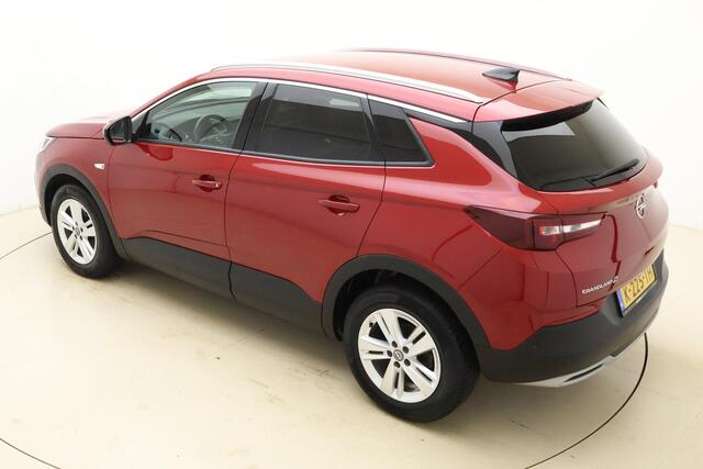 Opel Grandland X 1.2 Turbo Business Executive 130pk | Automaat | Navigatie | Camera | Climate Control | Stoel- Stuurverwarming | Cruise Control | AGR Stoelen