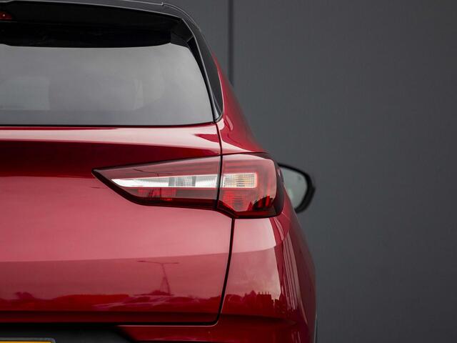 Opel Grandland X 1.6 Turbo Hybrid Business Elegance