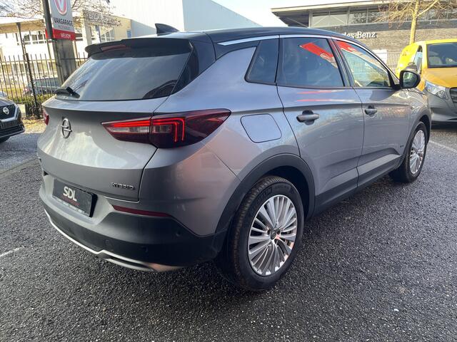 Opel Grandland X 1.6 Turbo Hybrid Innovation // FULL LED // KEYLESS // DODEHOEK // ELEK. KLEP // CAMERA+SENSOREN // STOELVERWARMING // NAVI+CARPLAY //