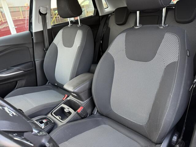 Opel Grandland X 1.2 Turbo Online Edition Navigatie, Parkeersens, Trekhaak, Climate contr, etc..