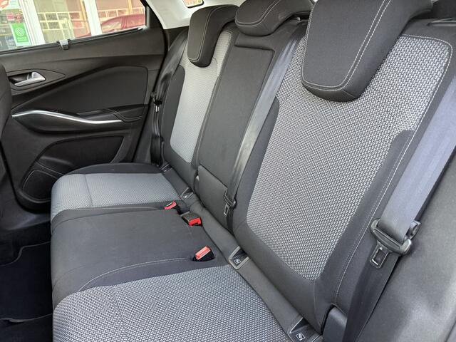 Opel Grandland X 1.2 Turbo Online Edition Navigatie, Parkeersens, Trekhaak, Climate contr, etc..