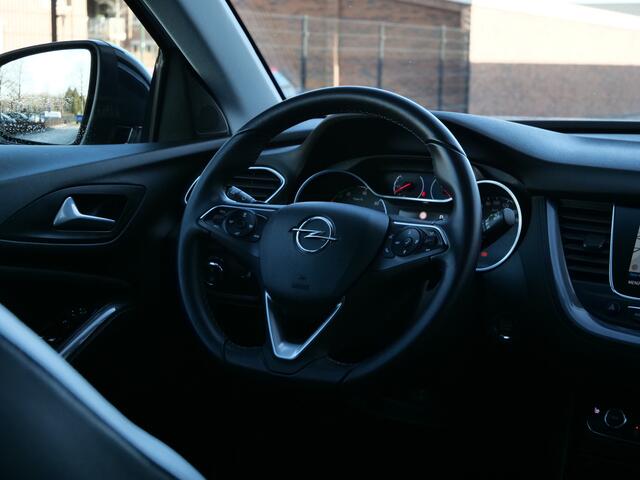 Opel Grandland X 1.6 Turbo Hybrid4 Ultimate 300 Pk Automaat Navi / DAB / Apple Carplay / Camera / Stoelverwarming