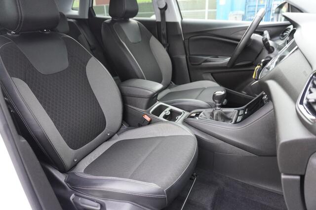 Opel Grandland X 1.2 Turbo Innovation / 1e eig. / Trekhaak / Camera / Zwart dak / Navigatie