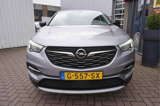 Opel Grandland X 1.2 Turbo Business Executive