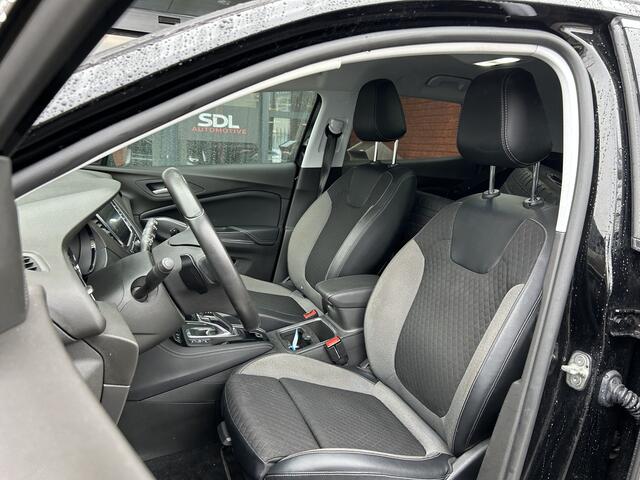 Opel Grandland X 1.6 Turbo 300PK!! Hybrid4 Innovation // FULL LED // APPLE CARPLAY / ANDROID AUTO // CAMERA // PDC V+A // DAB