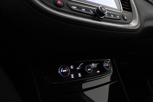 Opel Grandland X 1.2 Turbo Business Executive Trekhaak/zwart dak/Camera/All season banden...