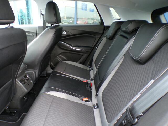 Opel Grandland X 1.2 Turbo Innovation, Trekhaak / Full LED / Carplay + Android Auto / Camera / Stoel + stuurverwarming / 18' LMV