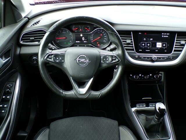 Opel Grandland X 1.2 Turbo Innovation, Trekhaak / Full LED / Carplay + Android Auto / Camera / Stoel + stuurverwarming / 18' LMV
