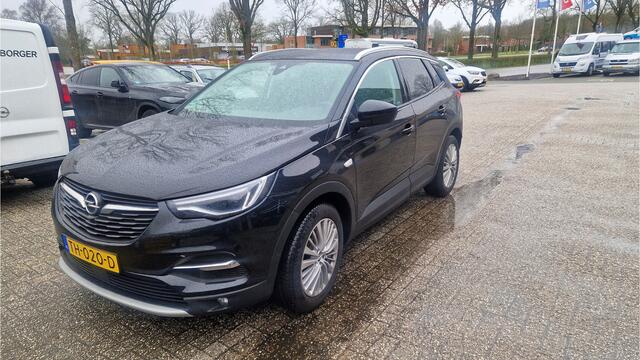 Opel Grandland X 1.2 Turbo Innovation Automaat / Trekhaak / Leder / Camera / Stoel & Stuurverwarming