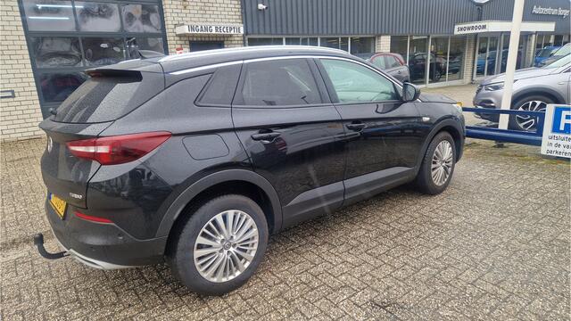Opel Grandland X 1.2 Turbo Innovation Automaat / Trekhaak / Leder / Camera / Stoel & Stuurverwarming