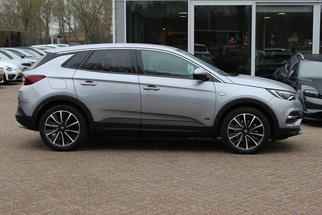 Opel Grandland X 1.6 Turbo Hybrid Business Elegance / SoH 88,4% / Trekhaak / 360Camera / CarPlay / Navigatie / Keyless / 19'' / Stoel+Stuurverwarming / Dodehoek / DAB / Cruise Control
