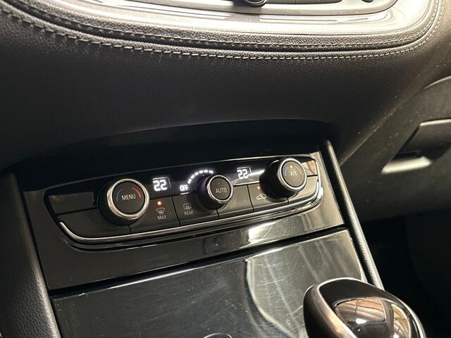 Opel Grandland X 1.2 Turbo 120 Jaar Edition Automaat (APPLE CARPLAY, GROOT NAVI, CLIMATE, LEDER, CAMERA, SPORTSTOELEN, GETINT GLAS, CRUISE, NIEUWSTAAT)