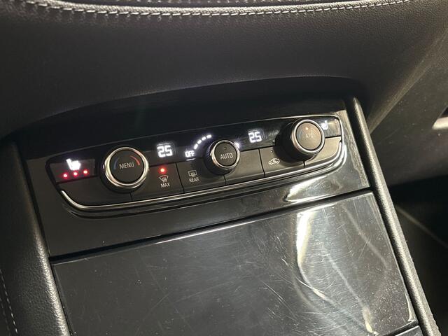 Opel Grandland X 1.2 Turbo Sport (APPLE CARPLAY, PARELMOER, NAVIGATIE, STUUR/STOELVERWARMING, GETINT GLAS, SPORTSTOELEN, CRUISE, PARKEERSENSOREN, NIEUWE APK, NIEUWSTAAT)