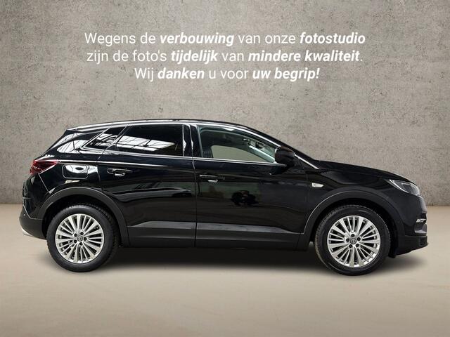 Opel Grandland X 1.2 Turbo Sport (APPLE CARPLAY, GROOT NAVI, CLIMATE, STUUR/STOELVERWARMING, KEYLESS, CAMERA, SPORTSTOELEN, GETINT GLAS, ELEK ACHTERKLEP, NIEUWE APK, NIEUWSTAAT)