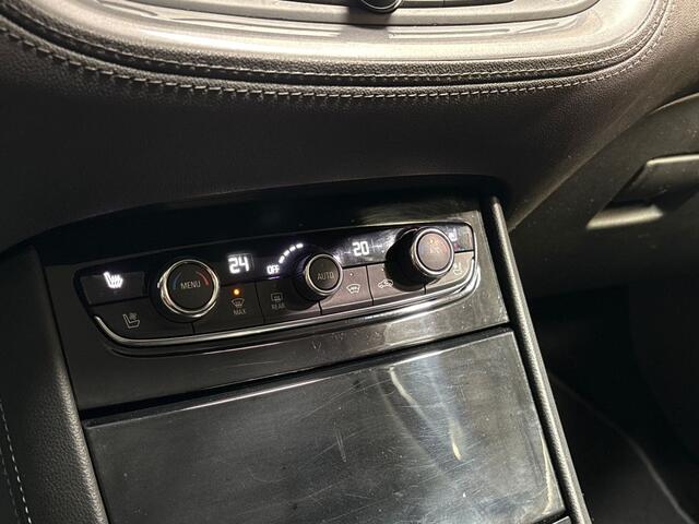 Opel Grandland X 1.6 Turbo Hybrid4 Innovation 300Pk Automaat (APPLE CARPLAY, GROOT NAVI, MEMORY SEATS, 360 CAMERA, STOELKOELING/VERWARMING, SPORTSTOELEN, ADAPTIVE CRUISE, GETINT GLAS, TREKHAAK, NIEUWSTAAT)