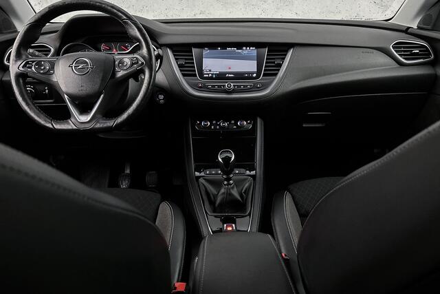 Opel Grandland X 1.2 Turbo Business Executive | Trekhaak | Adaptieve cruise control | Stoelverwarming