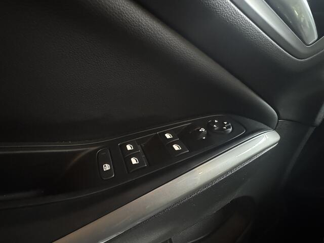 Opel Grandland X 1.2 Turbo Ultimate Navigatie LMV Airco