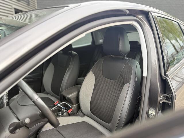 Opel Grandland X 1.2 Turbo Innovation l Navigatie l Trekhaak l Camera l Stoelverwarming l Electrische Klep