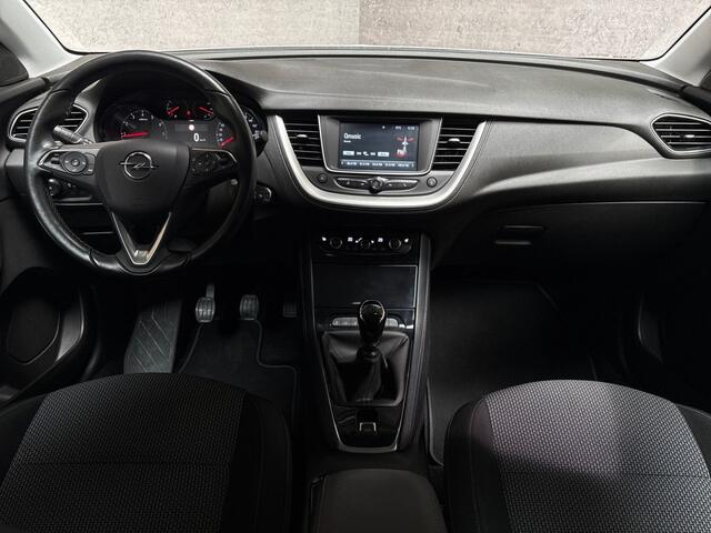 Opel Grandland X 1.2 Turbo Sport (APPLE CARPLAY, NAVIGATIE, CLIMATE, STUUR/STOELVERWARMING, SPORTSTOELEN, GETINT GLAS, TREKHAAK, PARKEERSENSOREN, CRUISE, NIEUWSTAAT)
