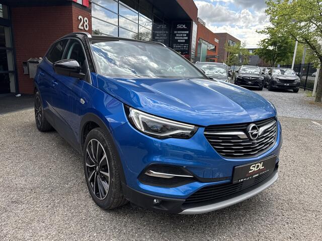 Opel Grandland X 1.6 Turbo Hybrid4 Ultimate // NAVI // CAMERA V+A // APPLE CARPLAY + ANDROID AUTO // STOEL VERWARMING + VERKOELING // ELEK. ACHTERKLEP //