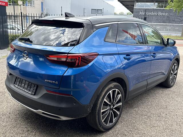 Opel Grandland X 1.6 Turbo Hybrid4 Ultimate // NAVI // CAMERA V+A // APPLE CARPLAY + ANDROID AUTO // STOEL VERWARMING + VERKOELING // ELEK. ACHTERKLEP //
