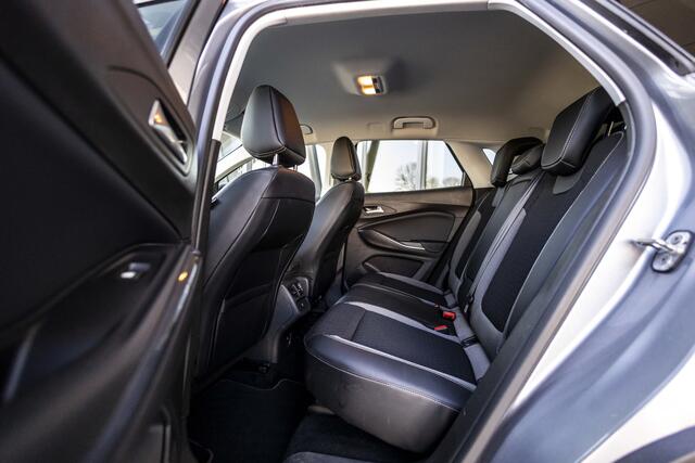 Opel Grandland X 1.2 Turbo Innovation | NL Auto | Carplay | Elektrische Klep