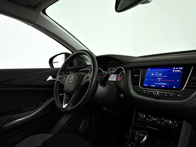 Opel Grandland X 1.2 Turbo Ultimate | Parkeercamera | Stoel- en Stuurverwarming | Airco | Cruise control